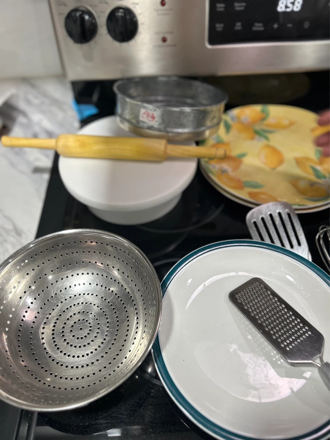 Assorted Kitchen Utensils and Cookware Set - photo 4