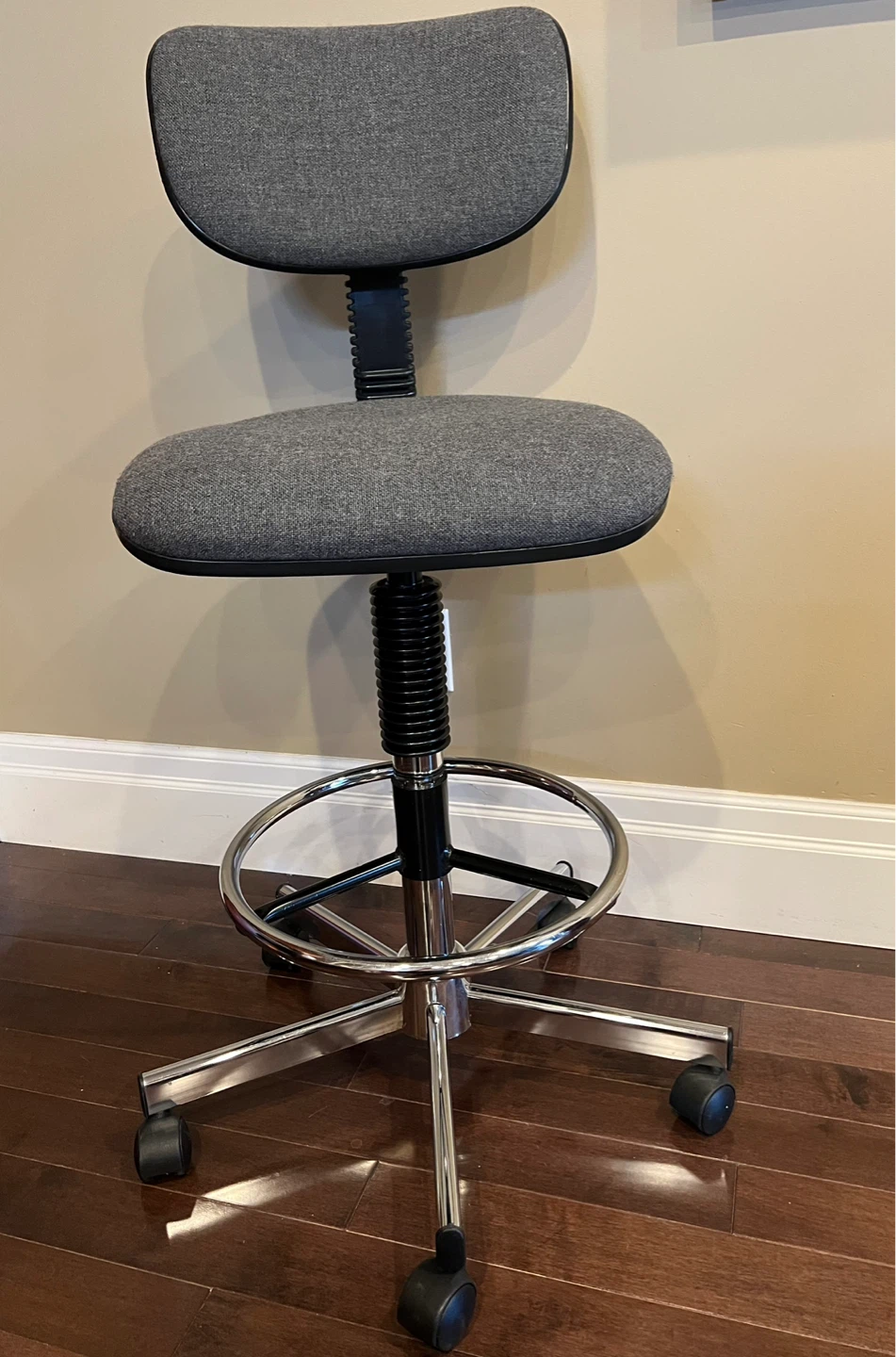 Adjustable Height Office Chair/Stool