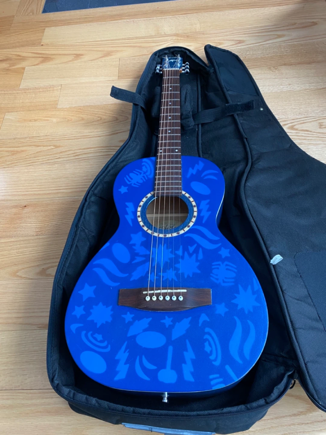 Art& Luthier Ami Cedar Blue Acoustic Guitar