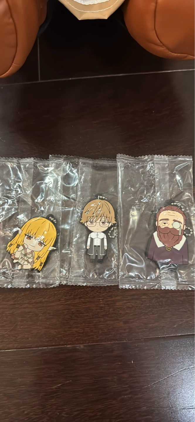 Frieren Plush Doll with 3 Charms - photo 3