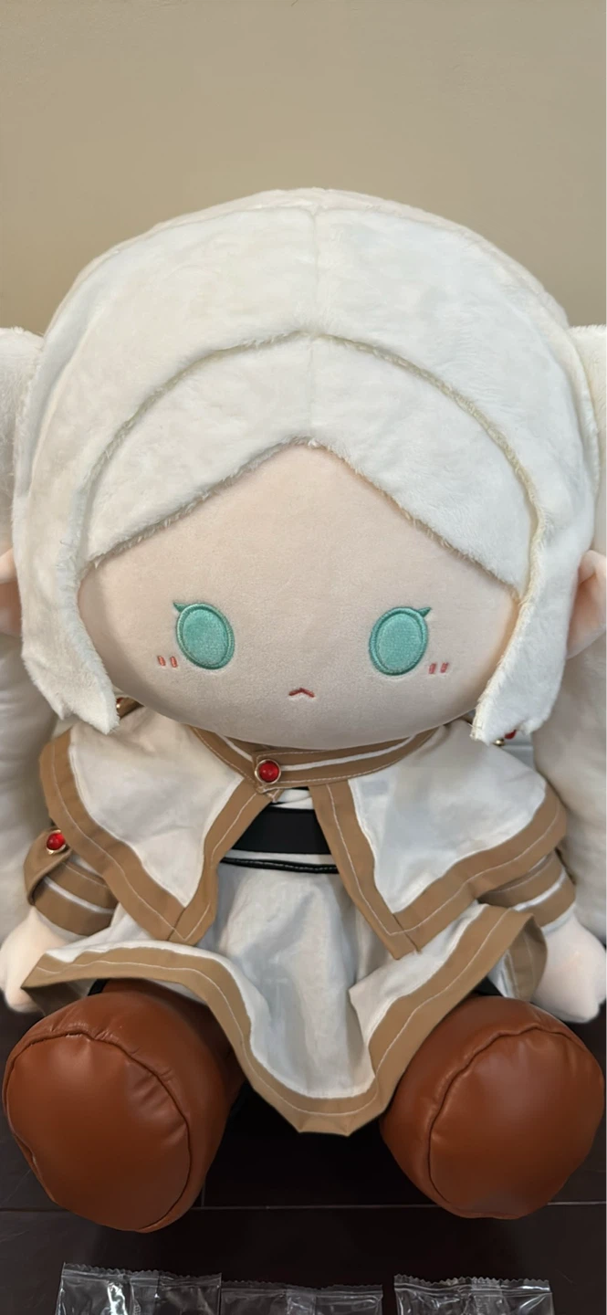 Frieren Plush Doll with 3 Charms - photo 2