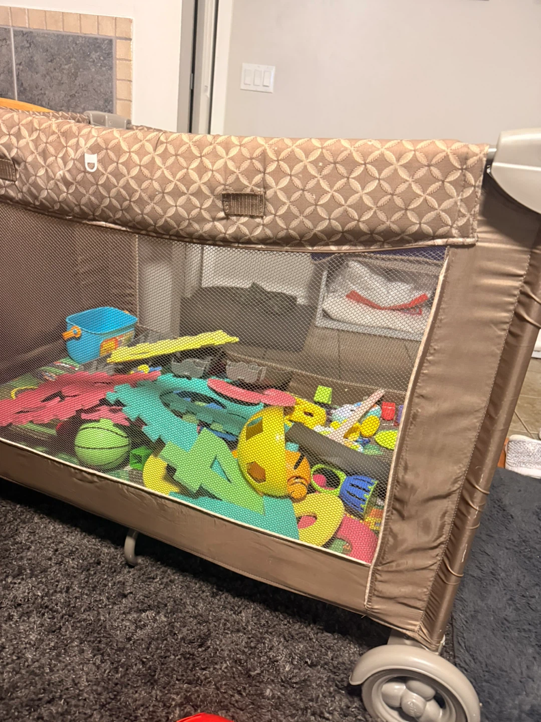 Crib - photo 4