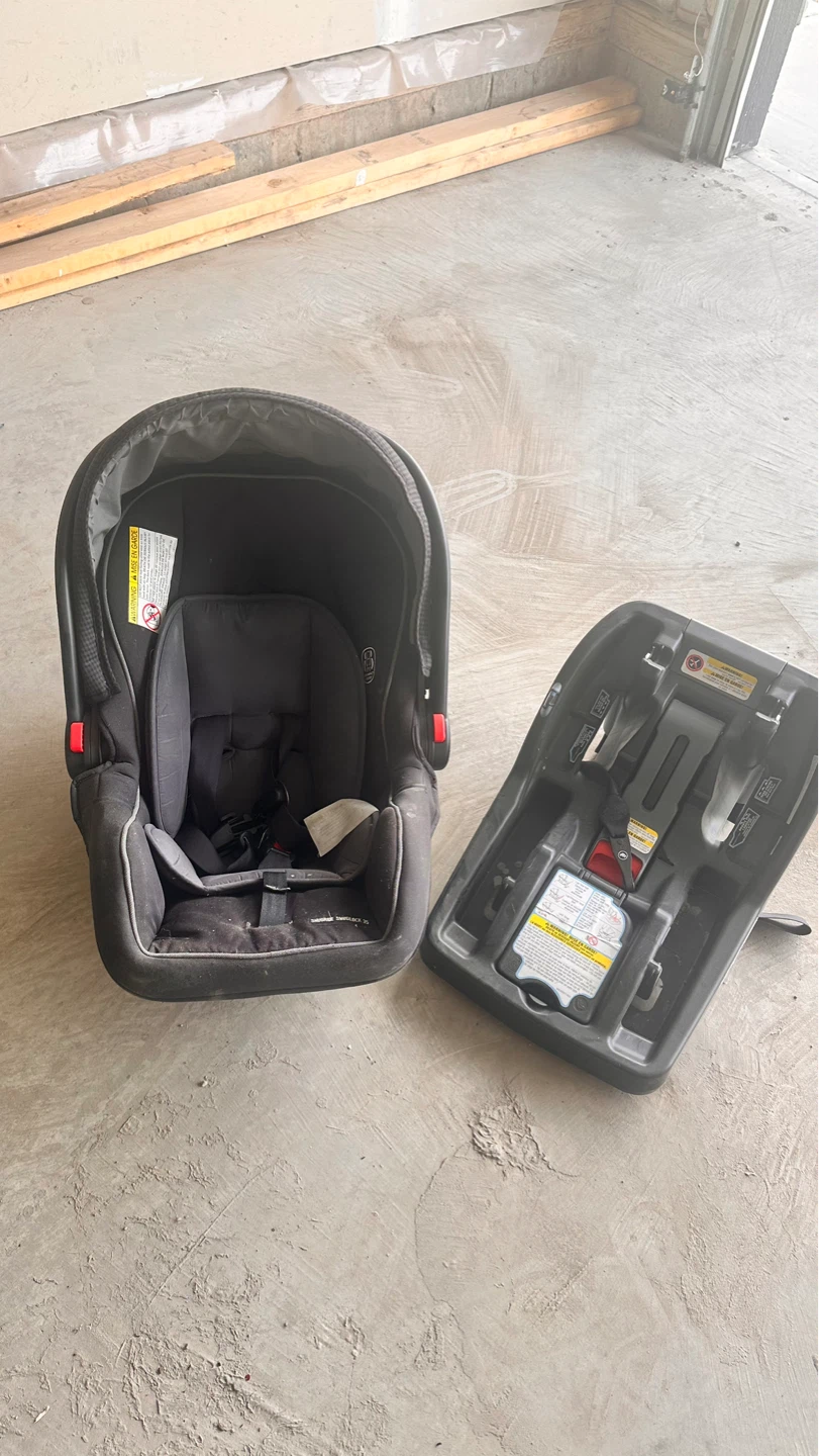 Graco Infant Car Seat with Base - photo 2