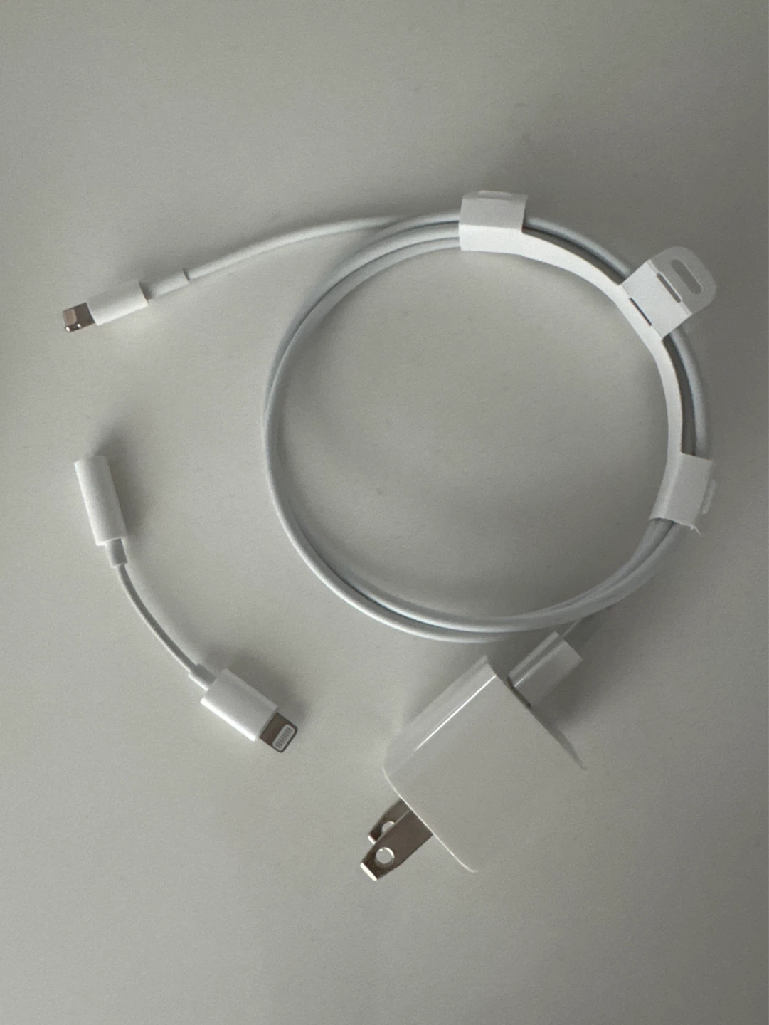 Apple USB Power Adapter + Cable & earphone adapter