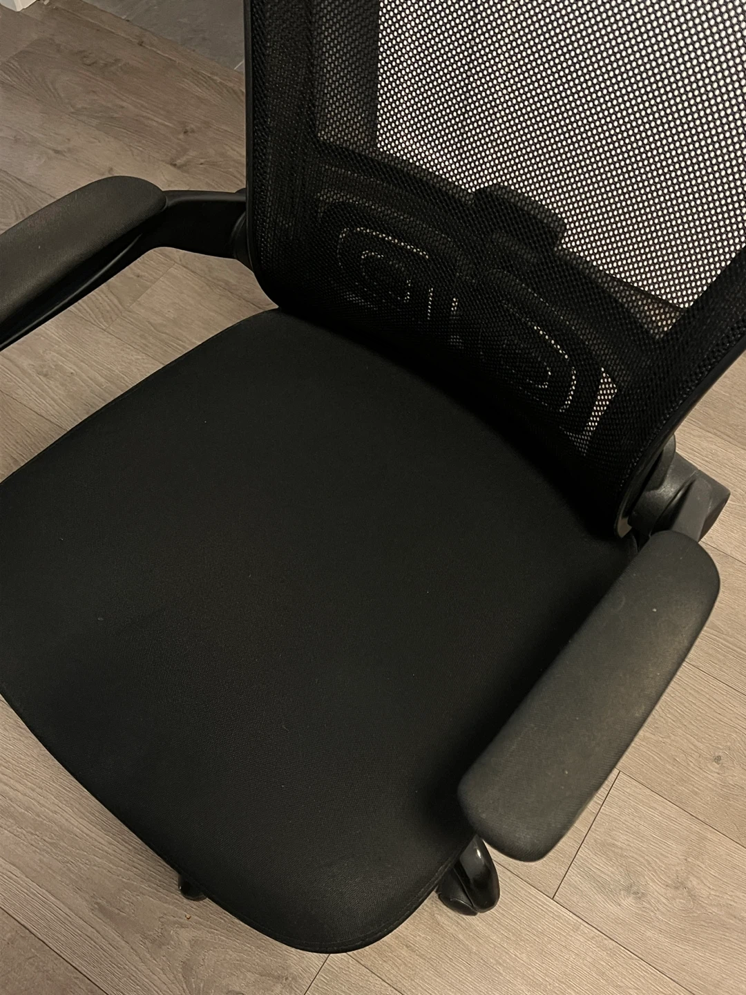 Black Mesh Office Chair - photo 3