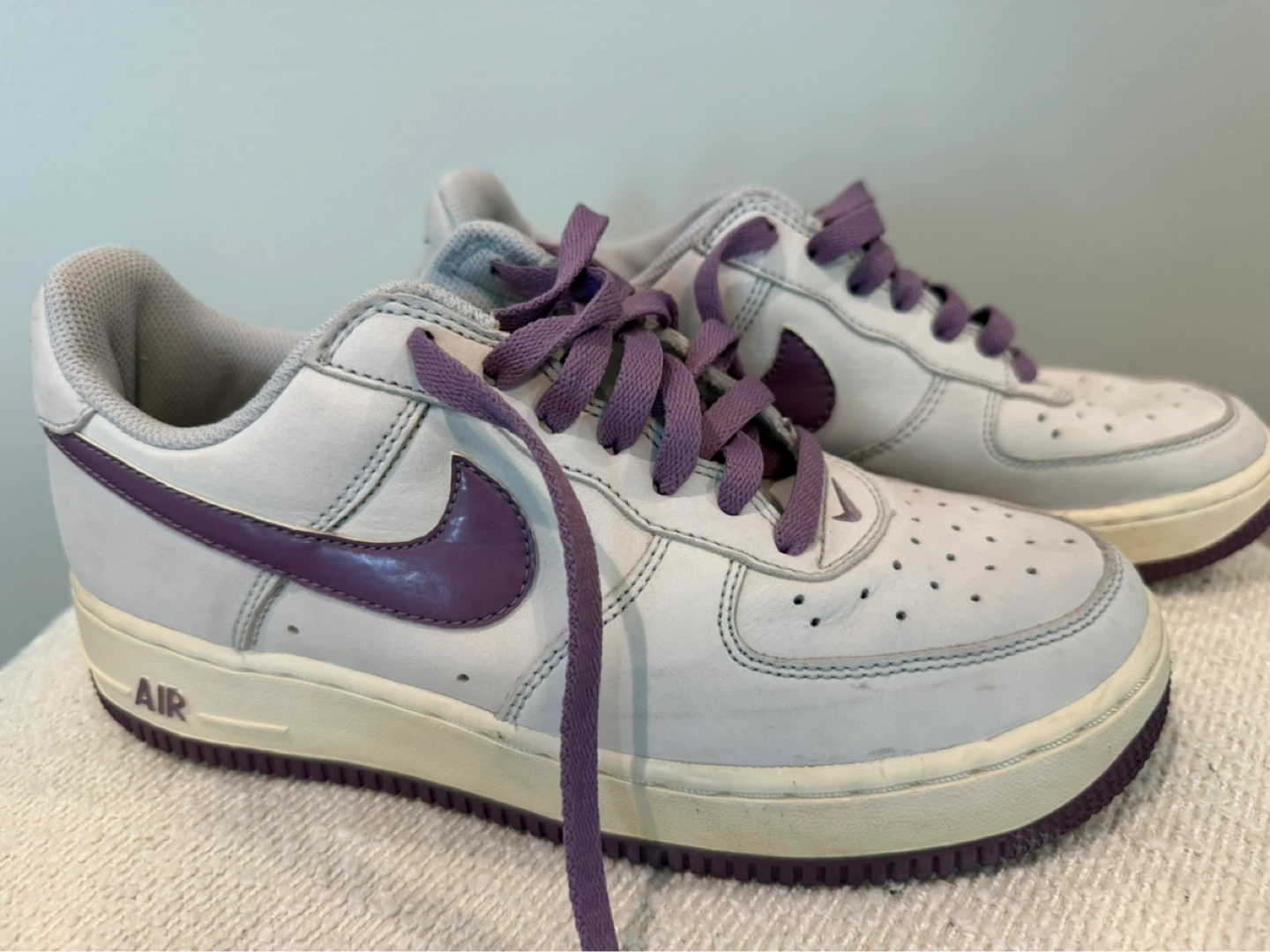 Women’s Nike Air Force 1 Low White/Purple Sneakers - Size 8 US - photo 2