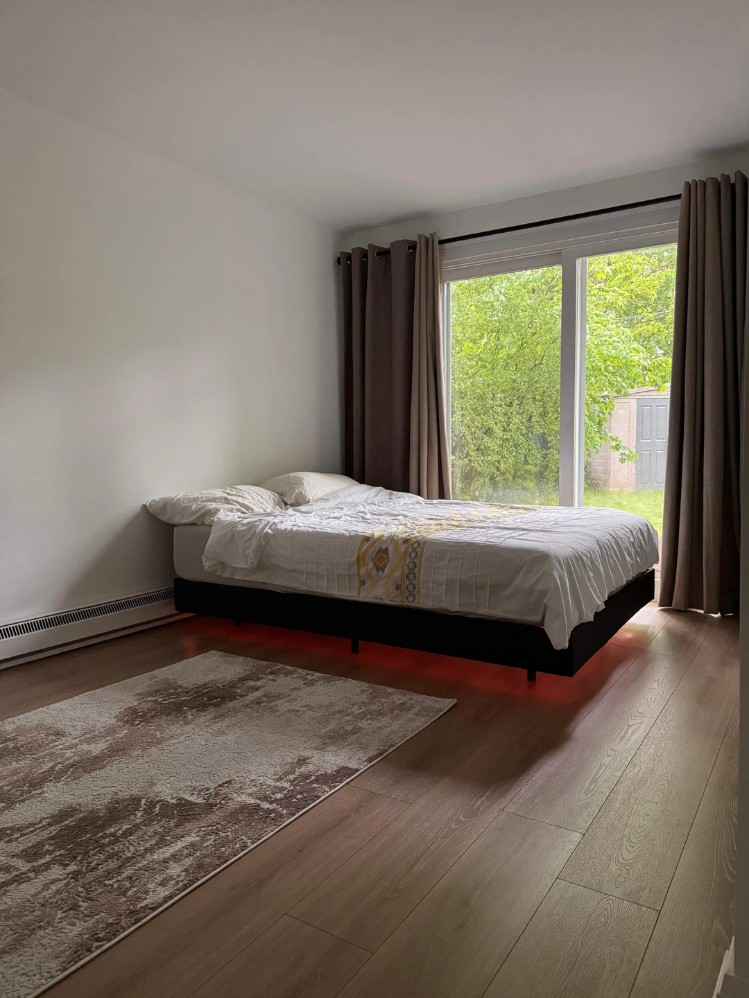 Private Ensuite Bedroom + Exclusive Living Space - photo 2