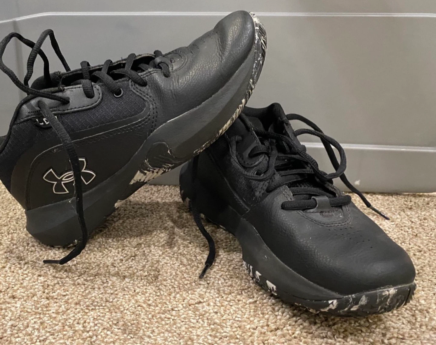 Youth Size 4.5 & 5.5 Under Armour Black Basketball Shoes