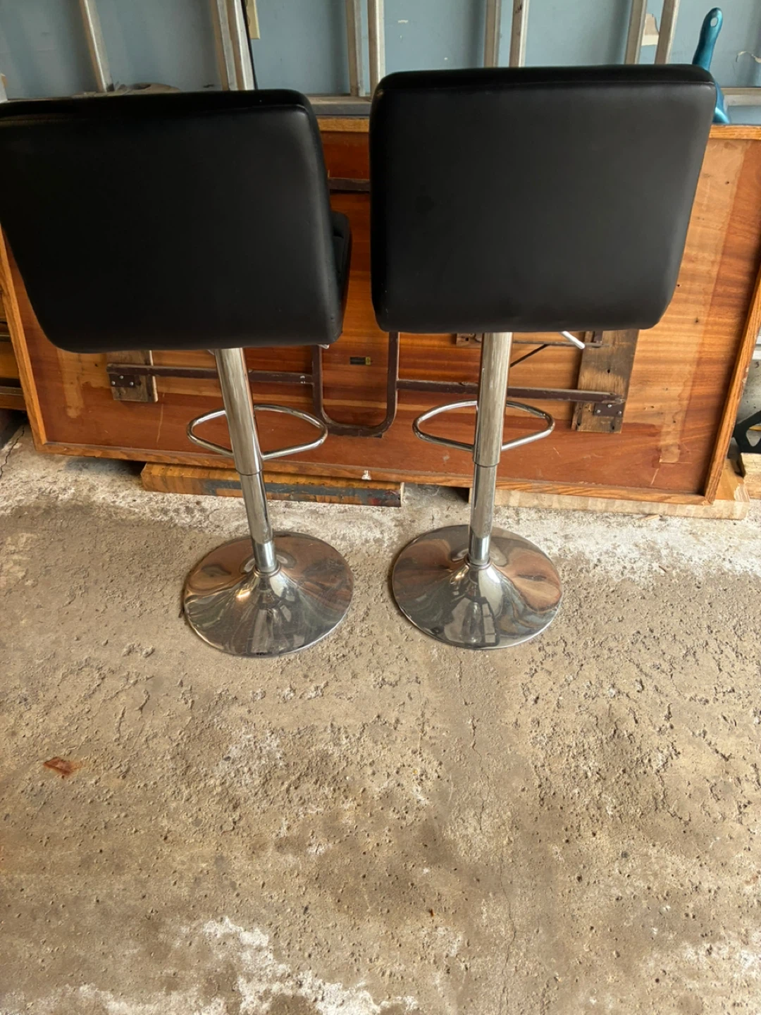 Set of 2 Black Faux Leather Adjustable Bar Stools - photo 2