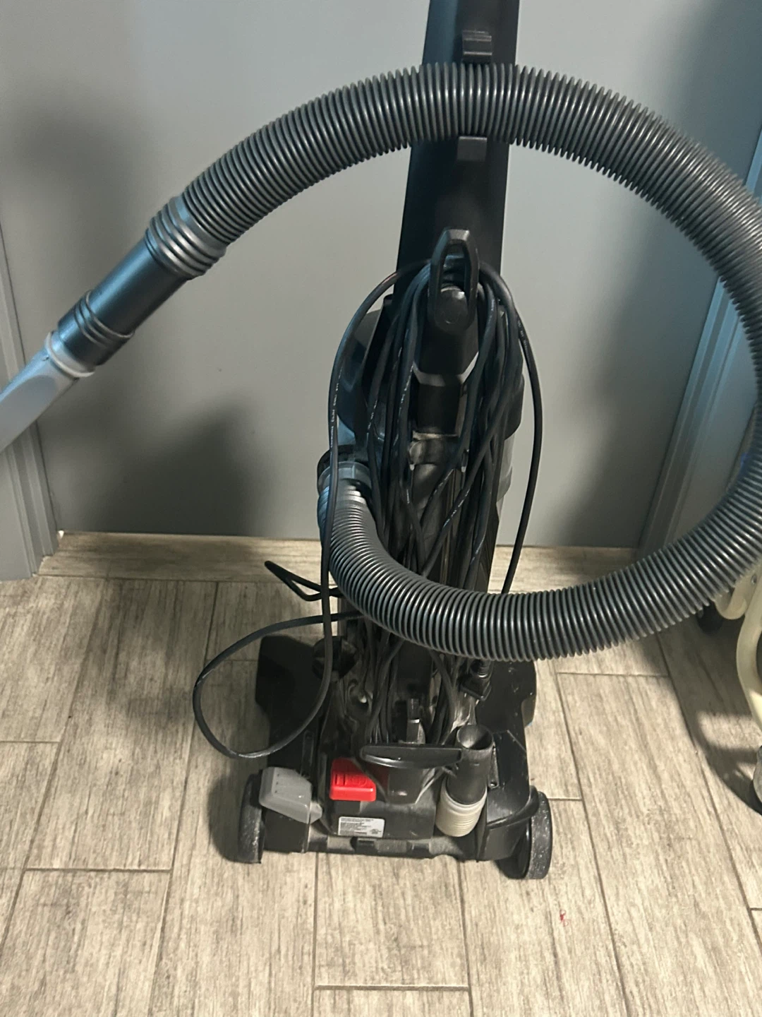 Bissell PowerForce Vacuum Cleaner - photo 4