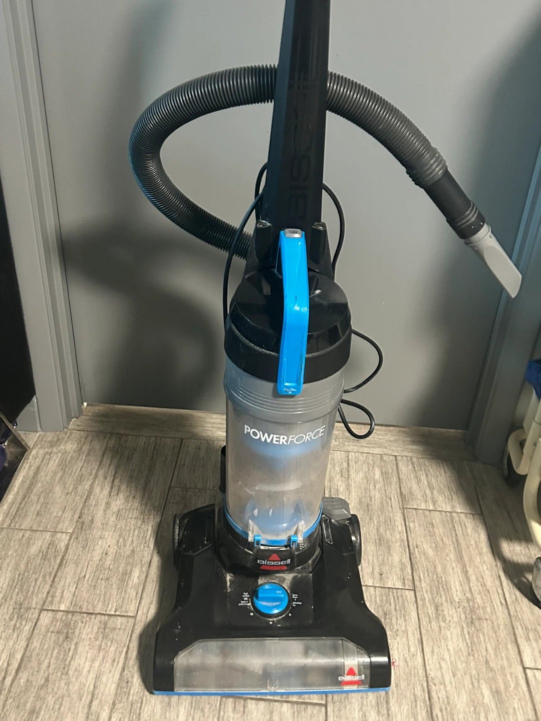 Bissell PowerForce Vacuum Cleaner - photo 2