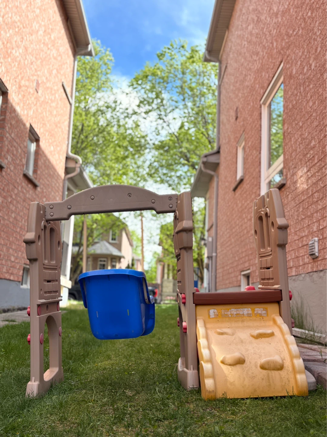 Little Tikes play structure with slide and swing - photo 2