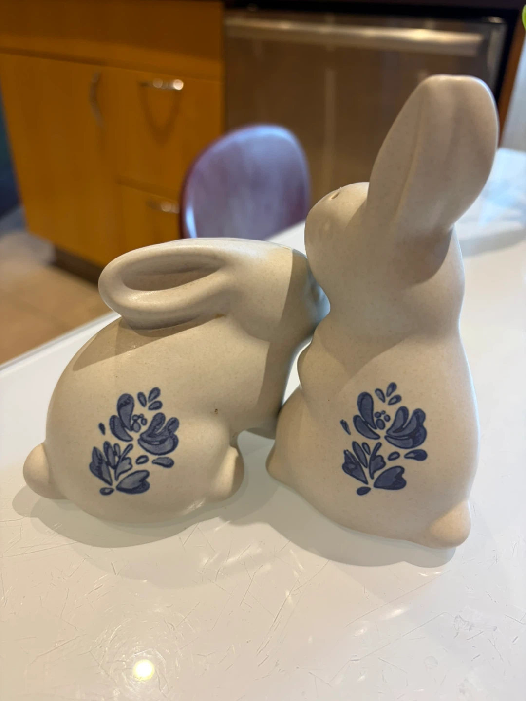 Pfaltzgraff Ceramic Bunny Salt and Pepper Shakers - photo 3