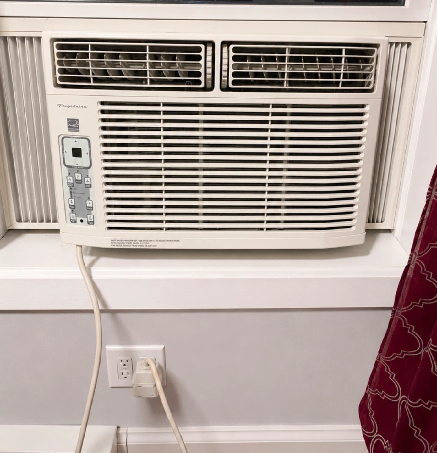 Frigidaire Window Air Conditioner - photo 2