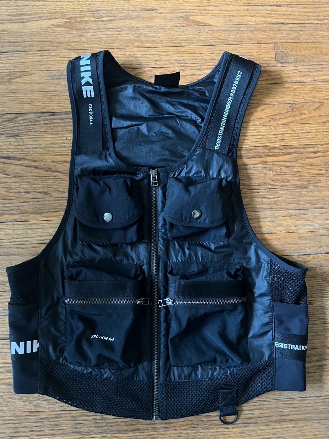 Nike city made pack utility vest size XS