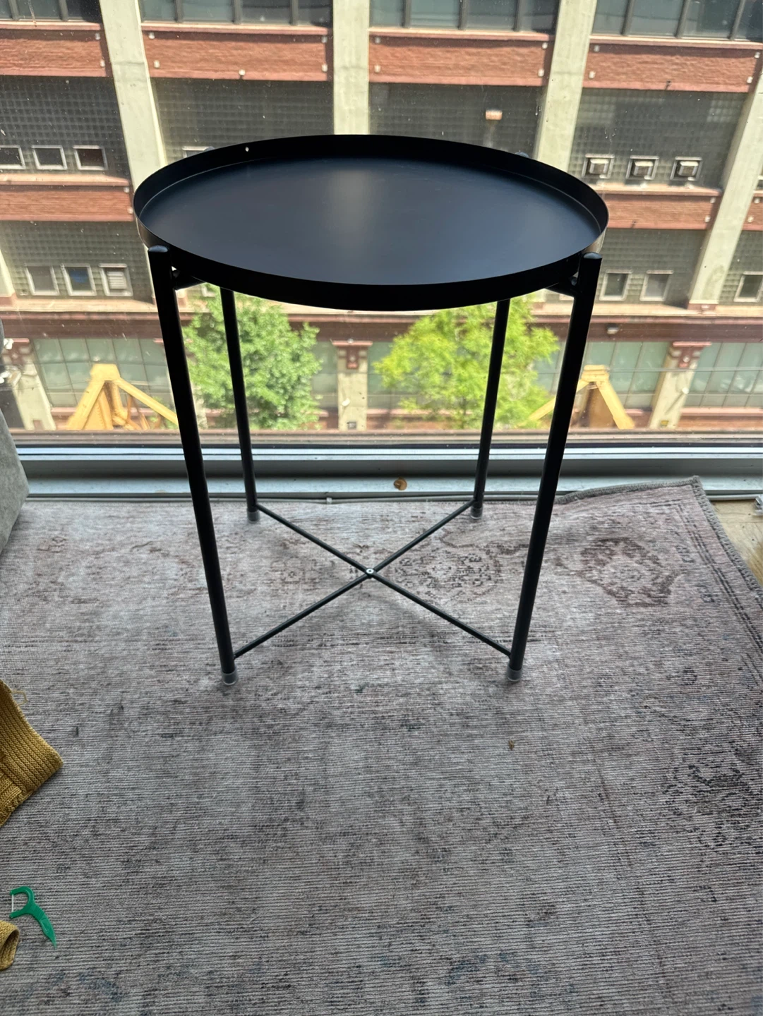 Black Metal Round Tray Table - photo 2