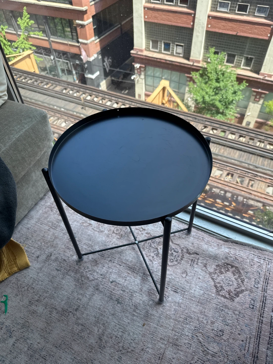 Black Metal Round Tray Table - photo 3