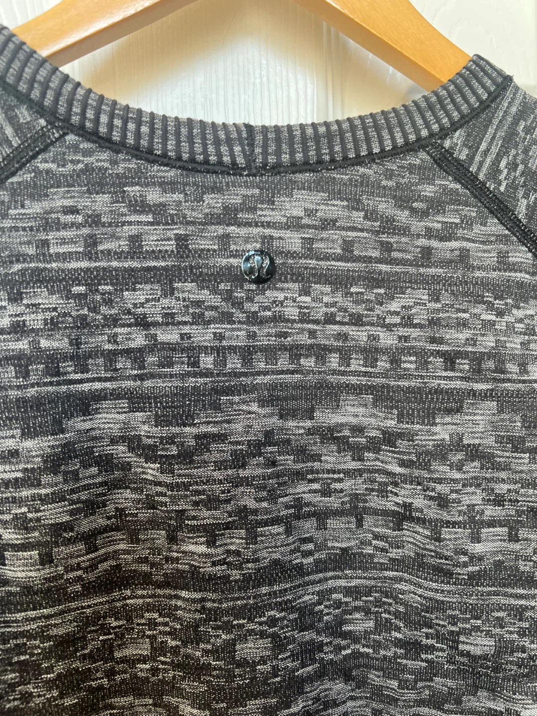 Lululemon long sleeve top size 6 - photo 3