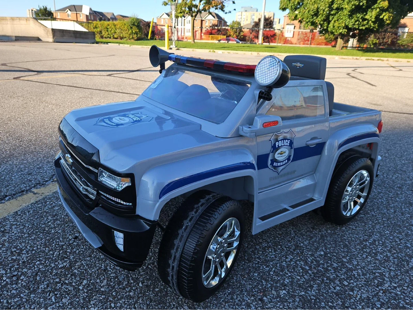 Kids Chevrolet Silverado Police Ride-On Toy Car - photo 3