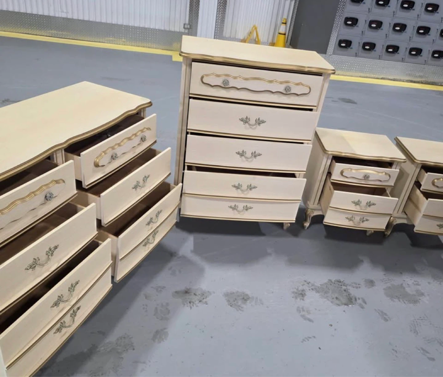 Vintage French Provincial Dresser & Nightstands Set - photo 2