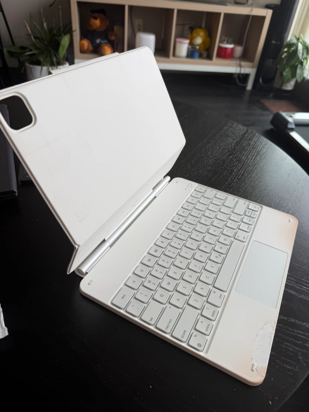 ESR keyboard for iPad Pro 12.9” - White - photo 2