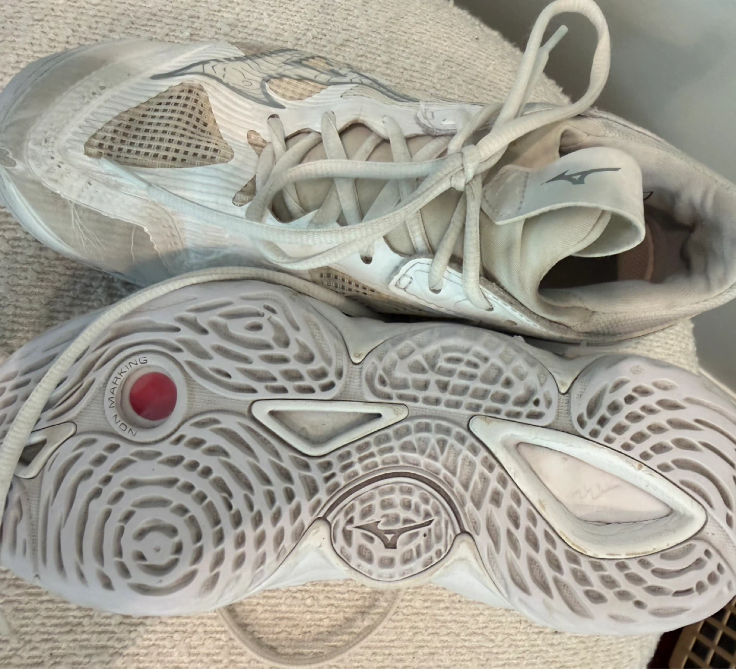 Women’s Mizuno White Volleyball Shoes Size 7 - photo 2