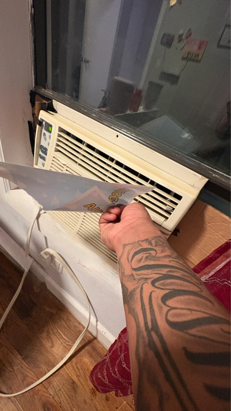 Maytag Window Air Conditioner - photo 2