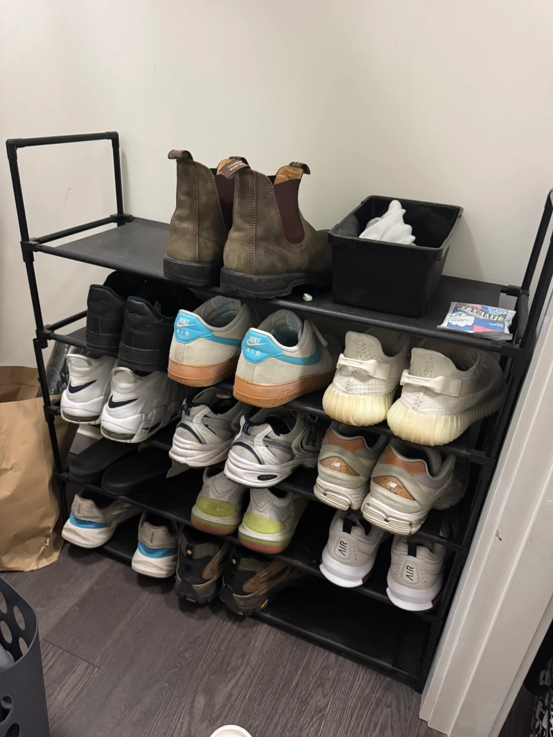 Shoes rack