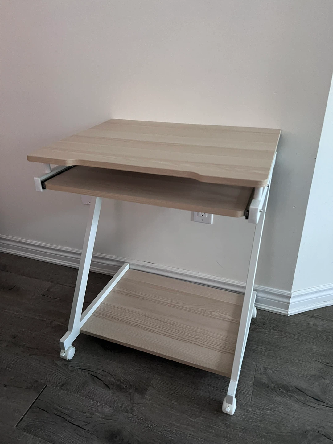Computer Desk with Keyboard Tray
