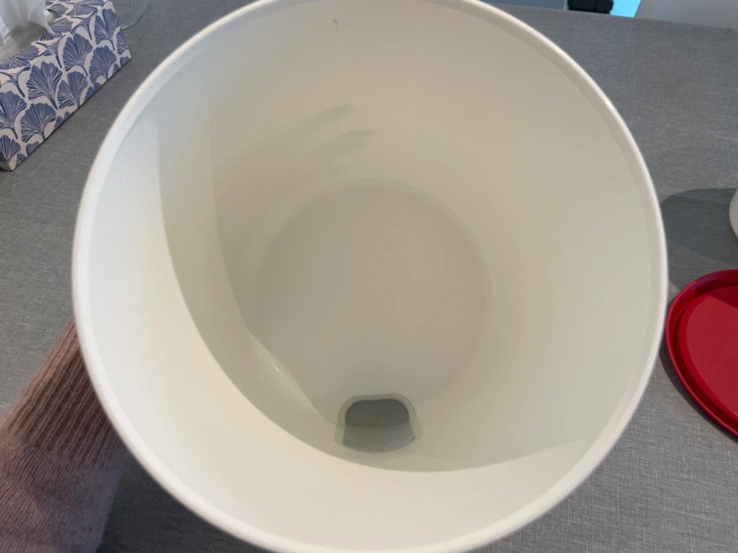 Tupperware Canisters (set of 2) - photo 3