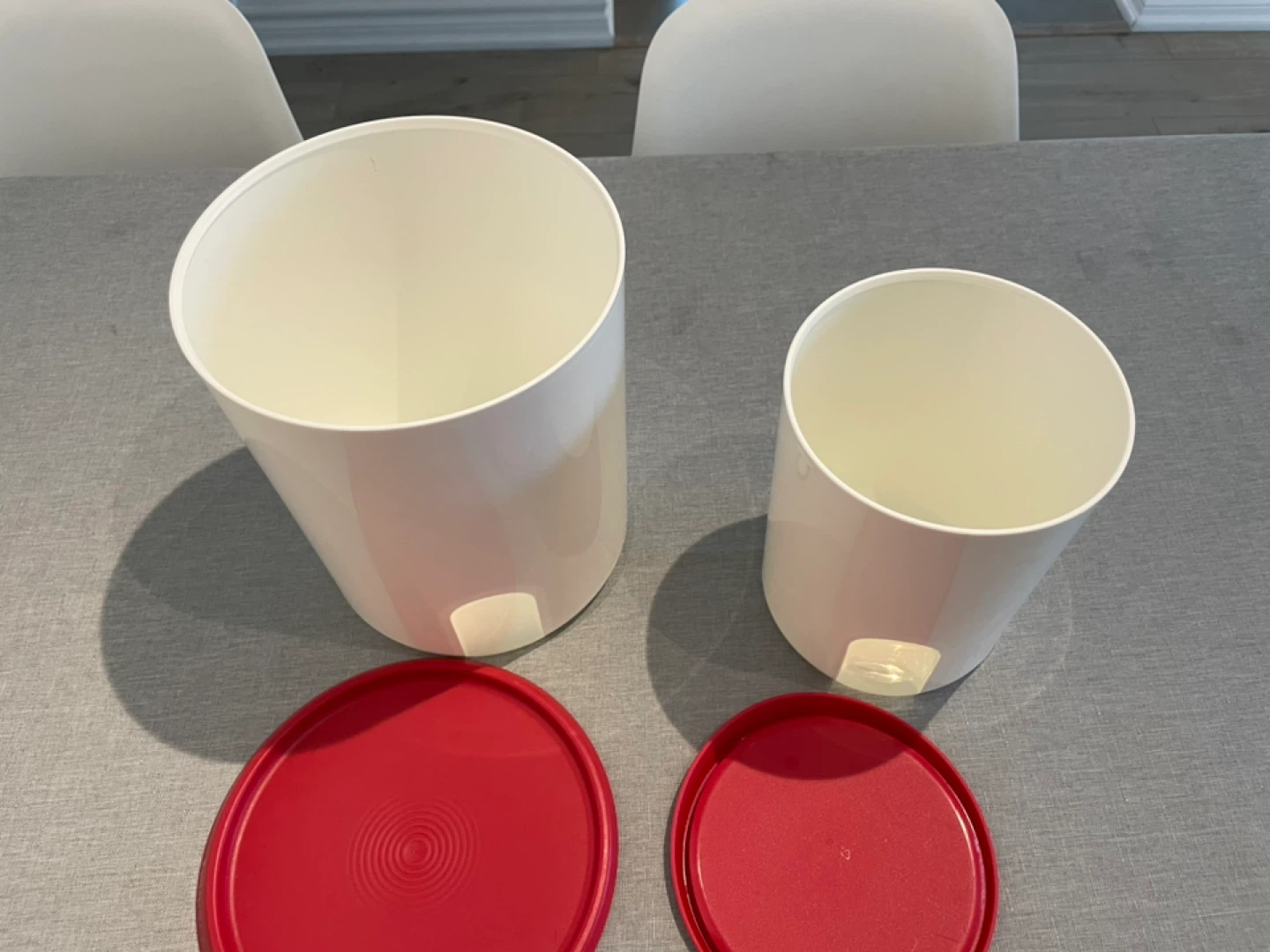 Tupperware Canisters (set of 2) - photo 2