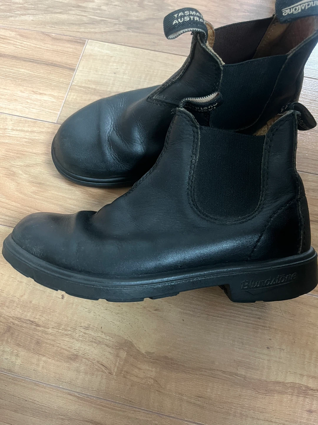 Kids Blundstone Boots Size 1 Black Leather Chelsea Boots