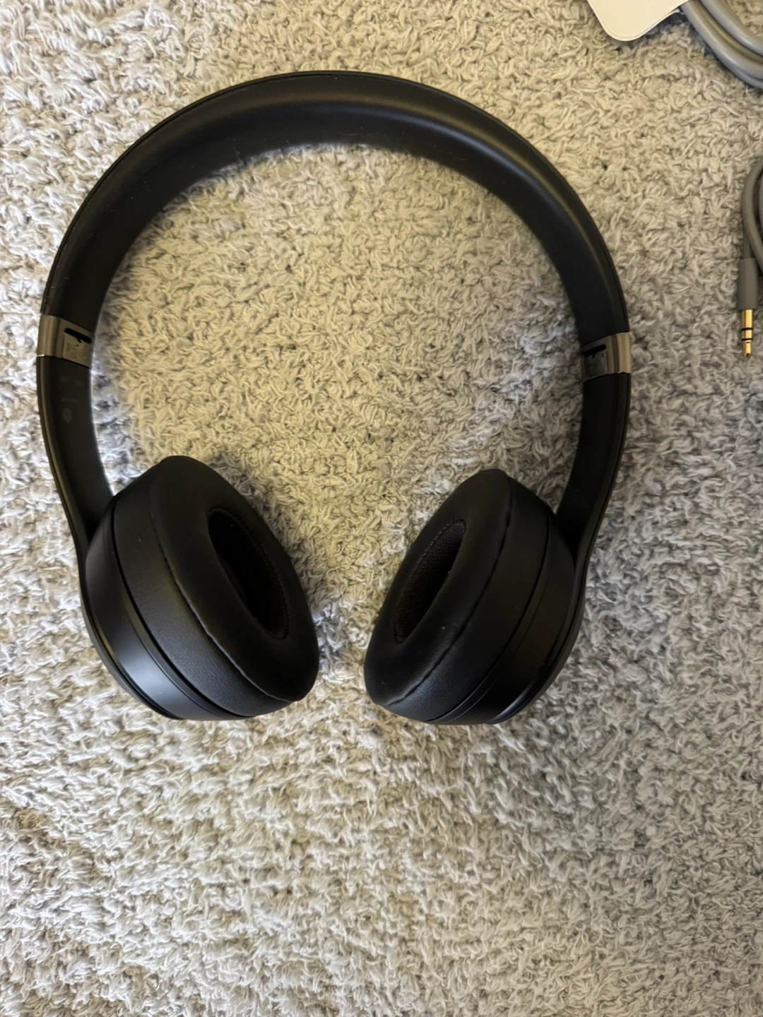 Beats Solo 4 Wireless On-Ear Headphones - Matte Black - photo 3