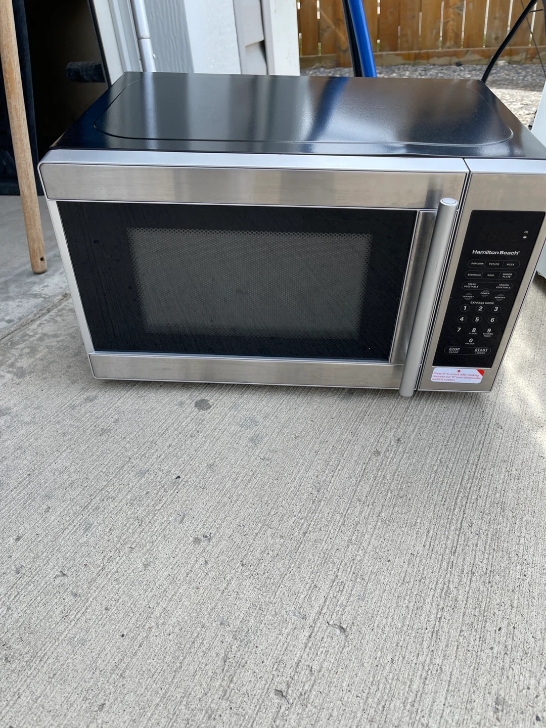 Hamilton Beach Microwave - photo 2