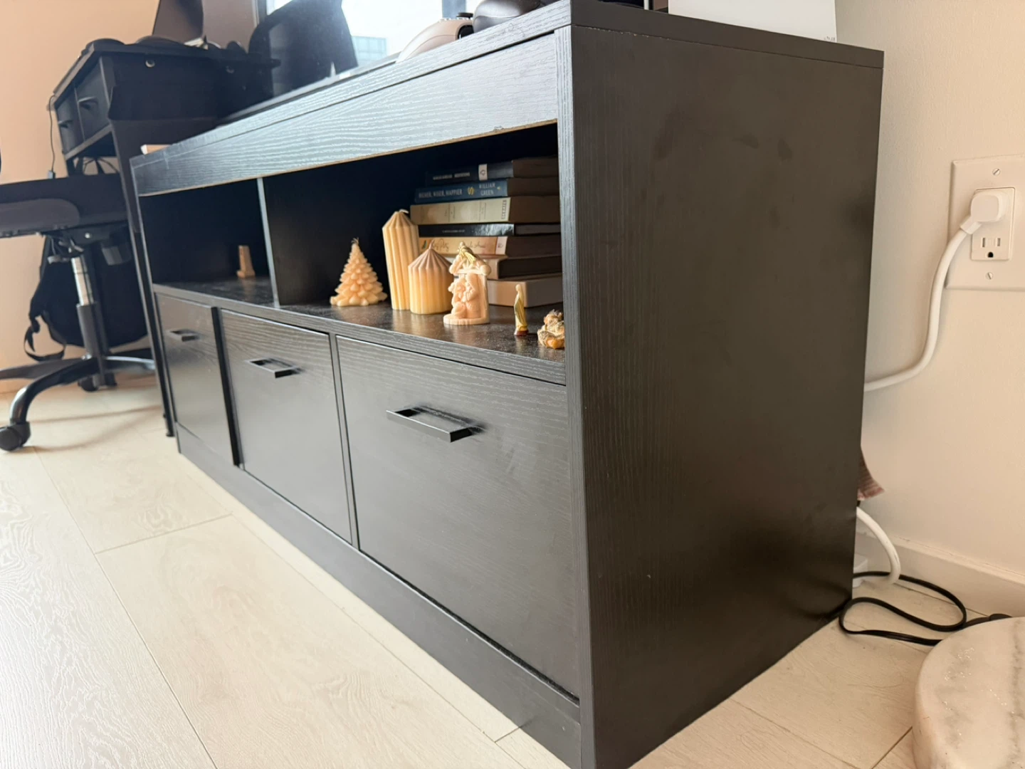 Black Entertainment Unit with 3 Drawers and Shelves - photo 2