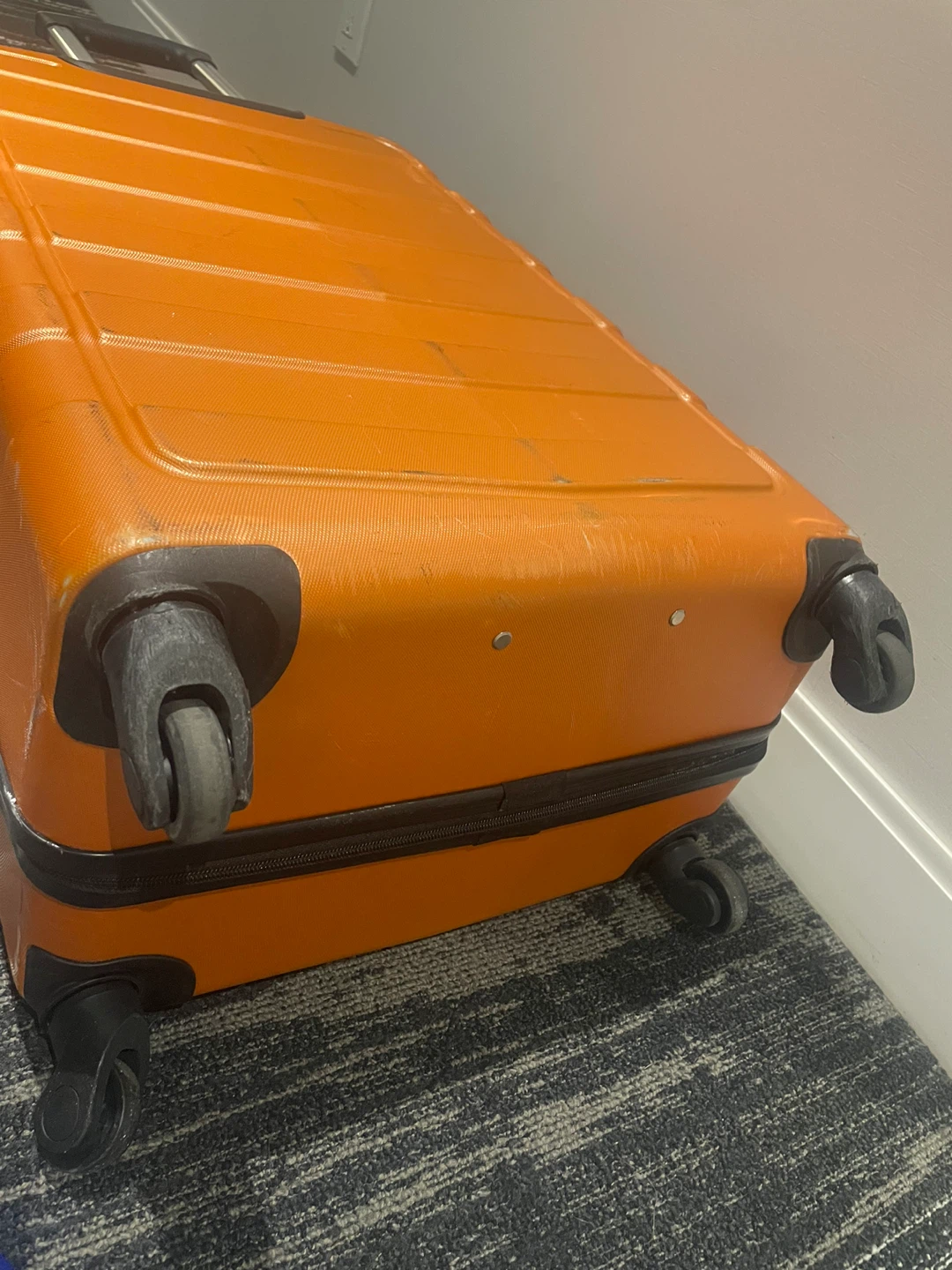26" Check in Hardshell Spinner Luggage - photo 2