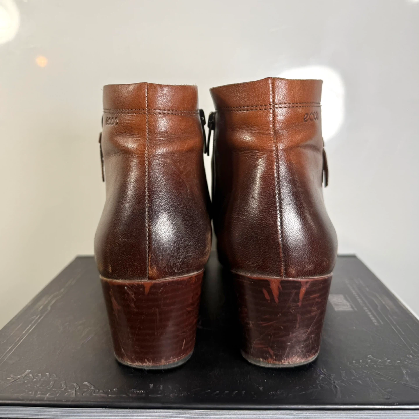 Ecco Brown to Black Gradient Leather Ankle Boots with Heels - photo 4