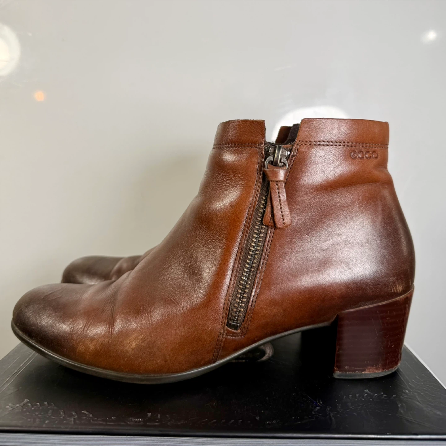 Ecco Brown to Black Gradient Leather Ankle Boots with Heels - photo 3