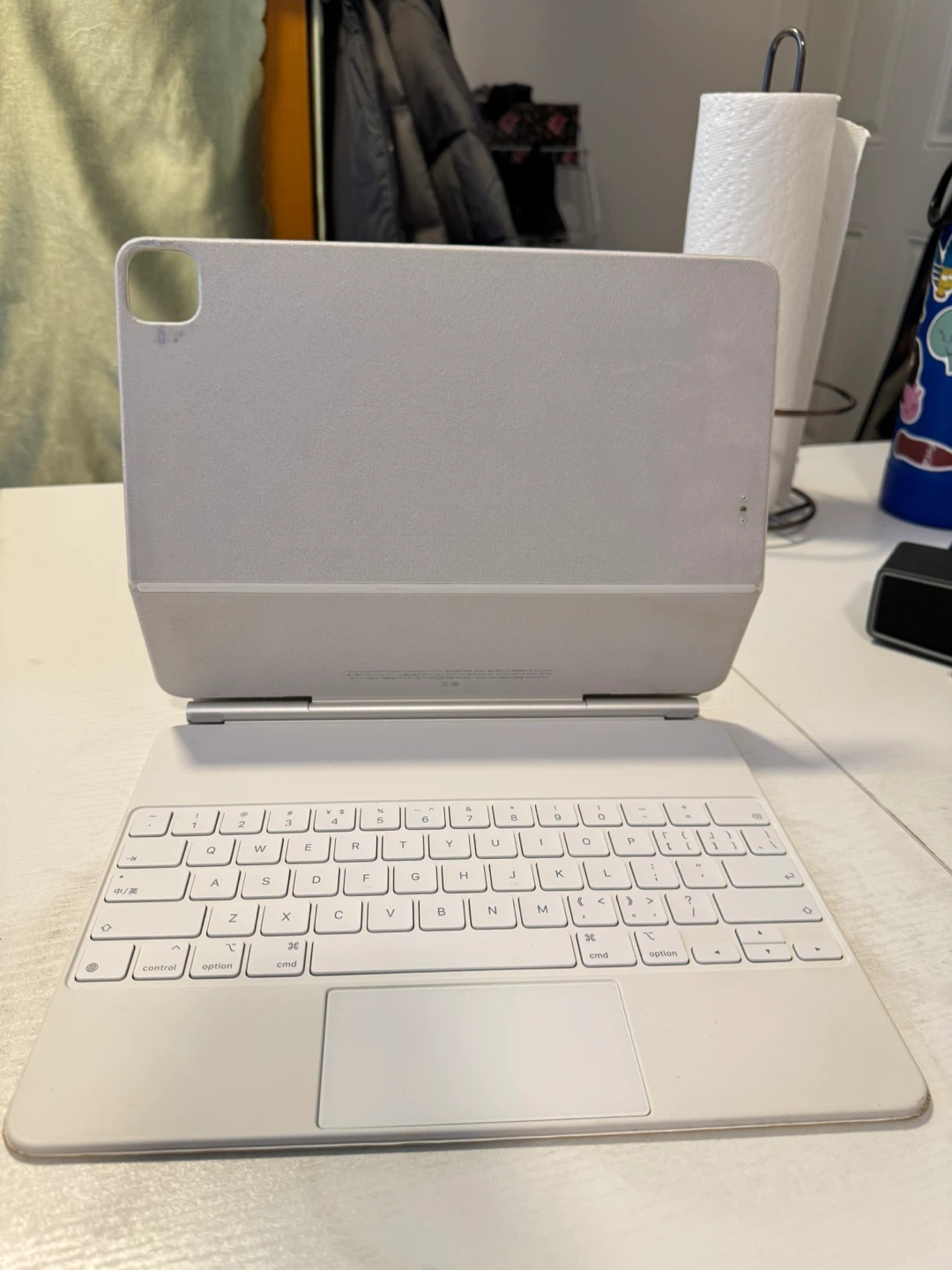 Apple iPad Pro (4th Gen) with Magic Keyboard and AirPods Max - photo 5