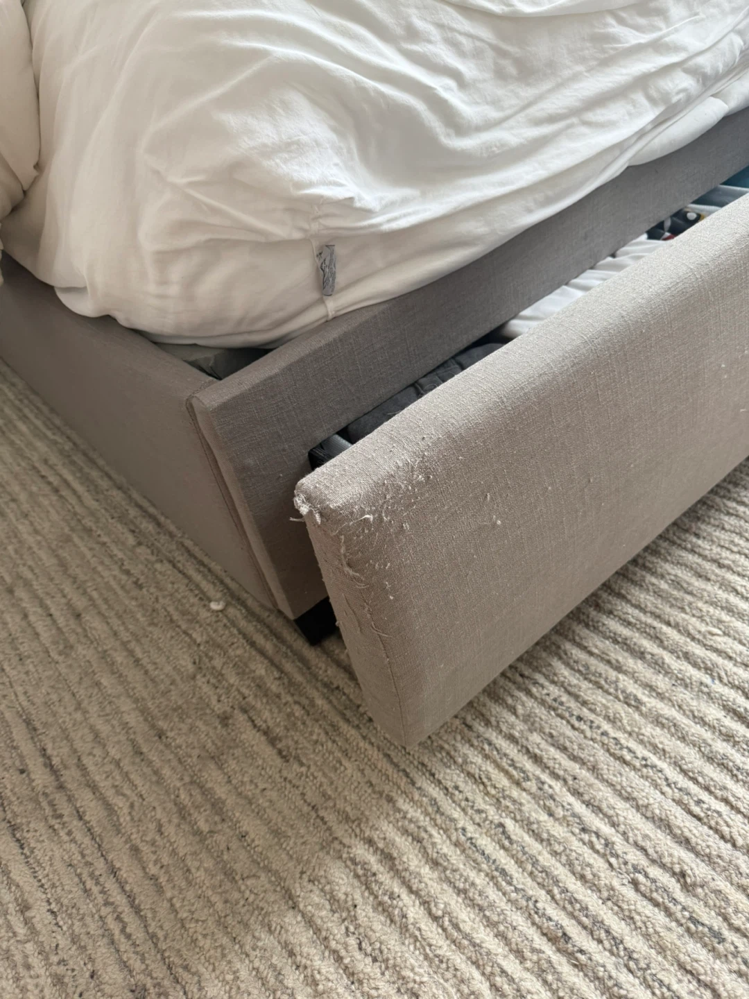 Tufted Upholstered Storage Bed Frame - photo 5