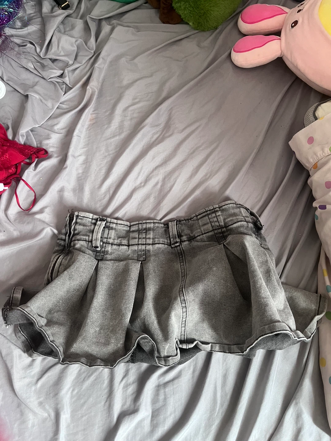 Mini jupe en jean gris