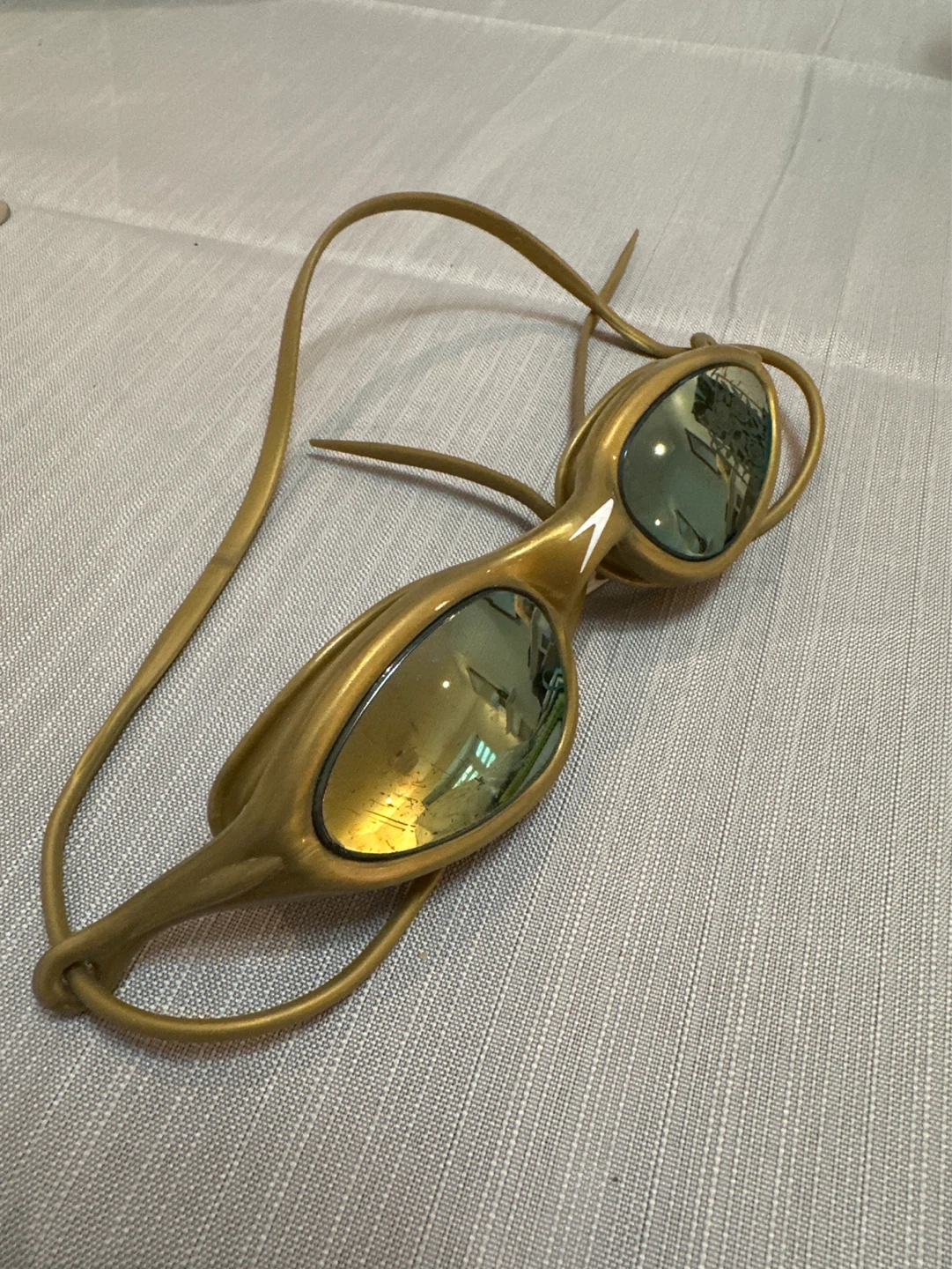 🆓 swim goggles 🏊🏻
