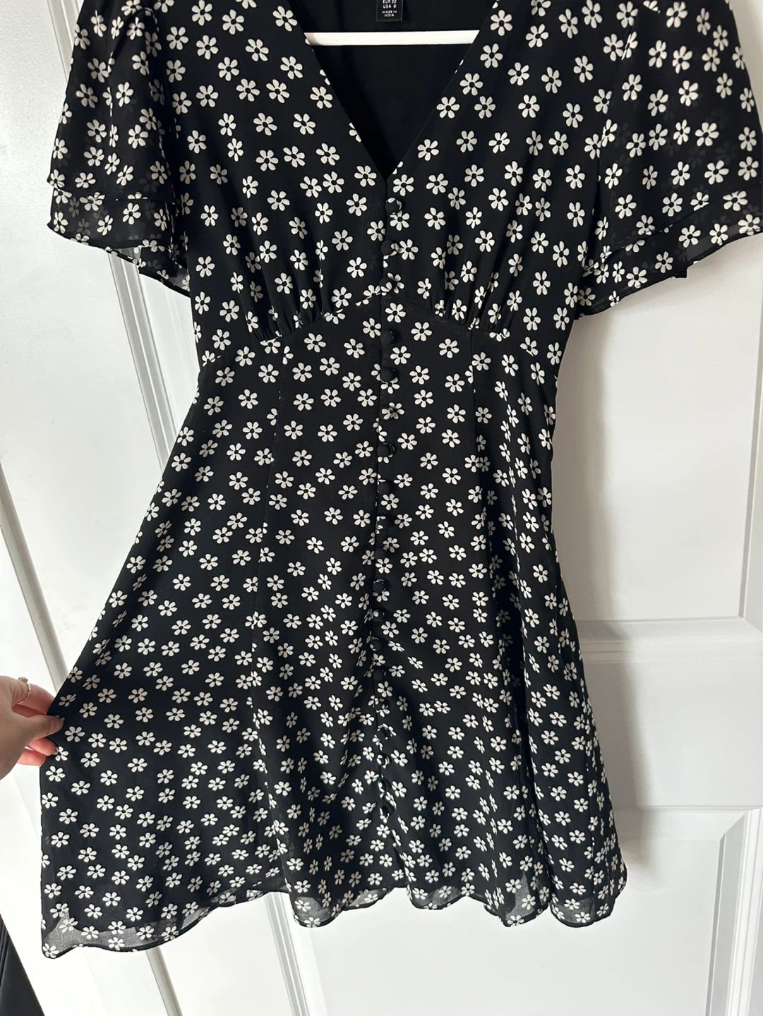 EVER NEW Melbourne Black Floral Mini Dress - Size 0 - photo 4