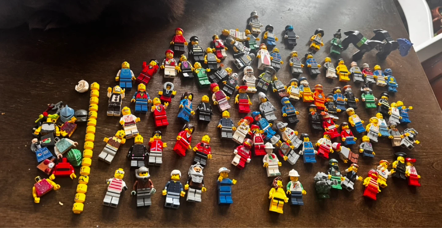 Legos 95 personajes, cabezas extras - photo 2