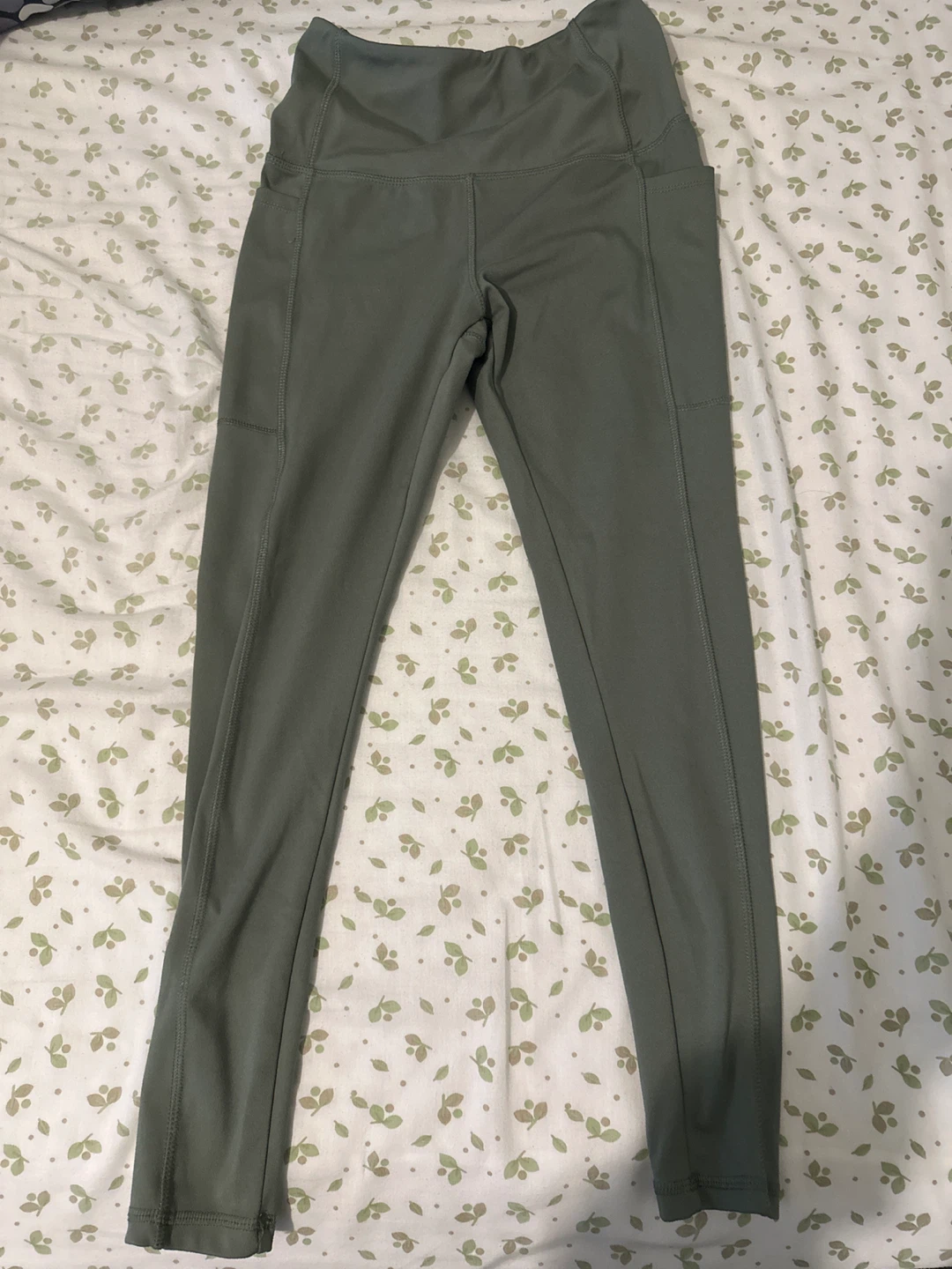 Green High-Waisted Leggings with Pockets