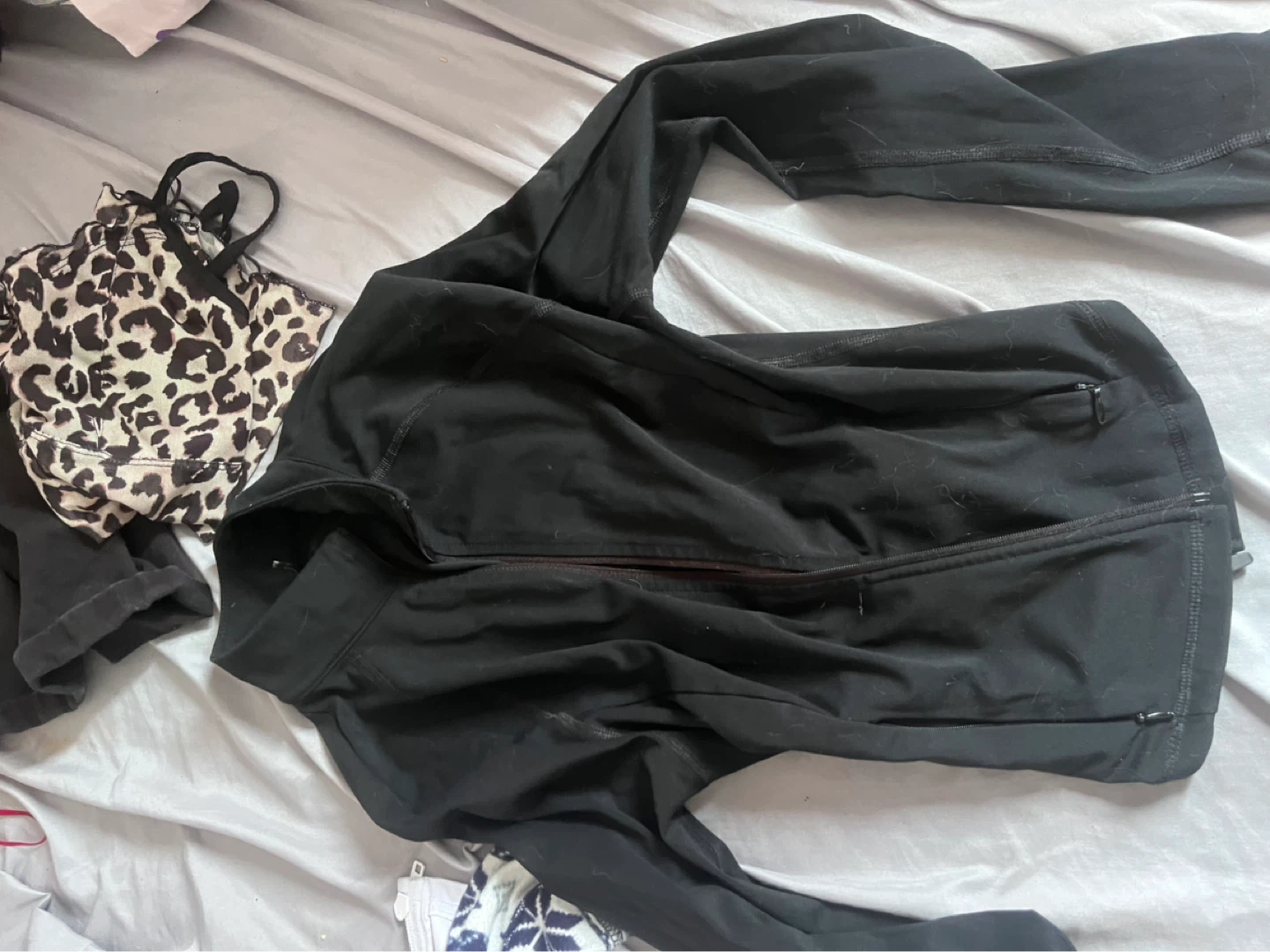 Veste sportive noire pour femme