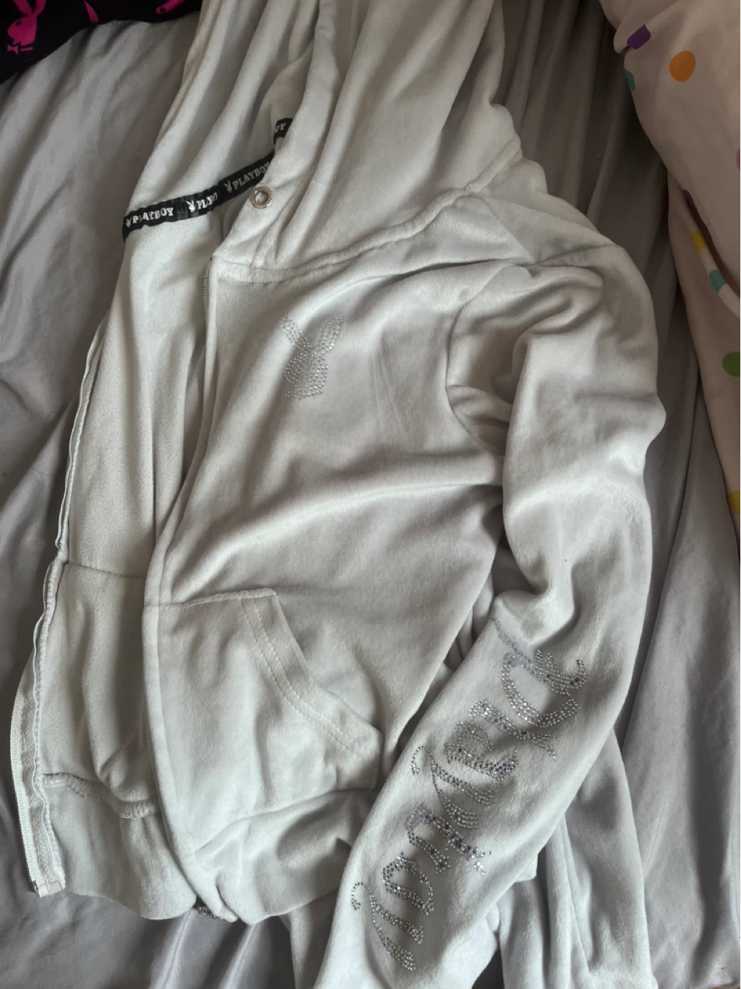 Veste doux Playboy à capuchon blanc