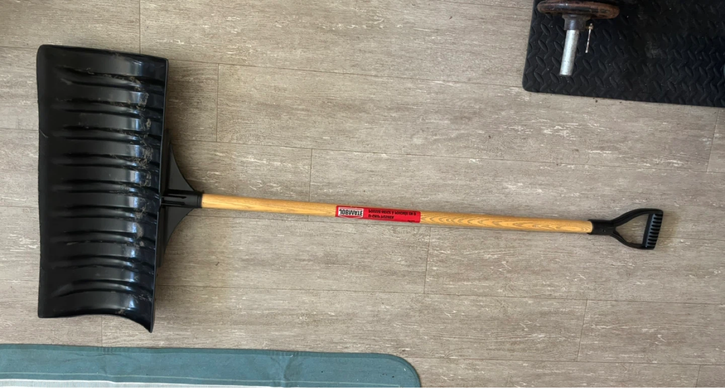 Snow Shovel Pusher