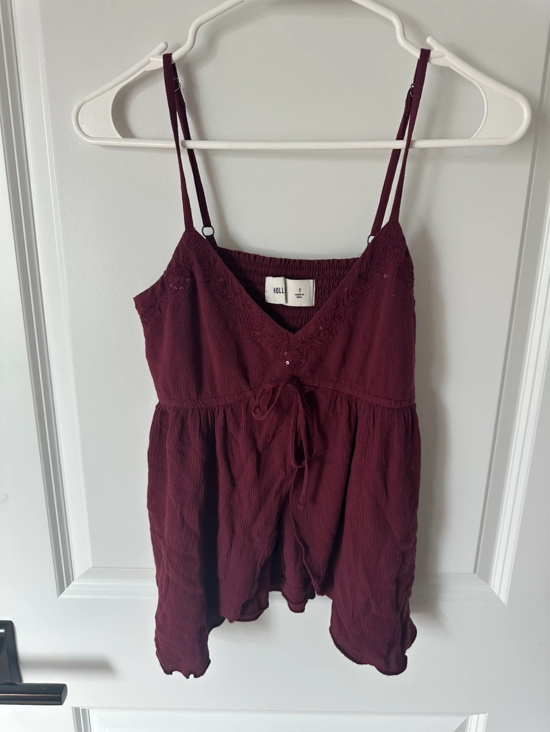 HOLLISTER Burgundy Front Open Tank Top Size S with Sequin detail