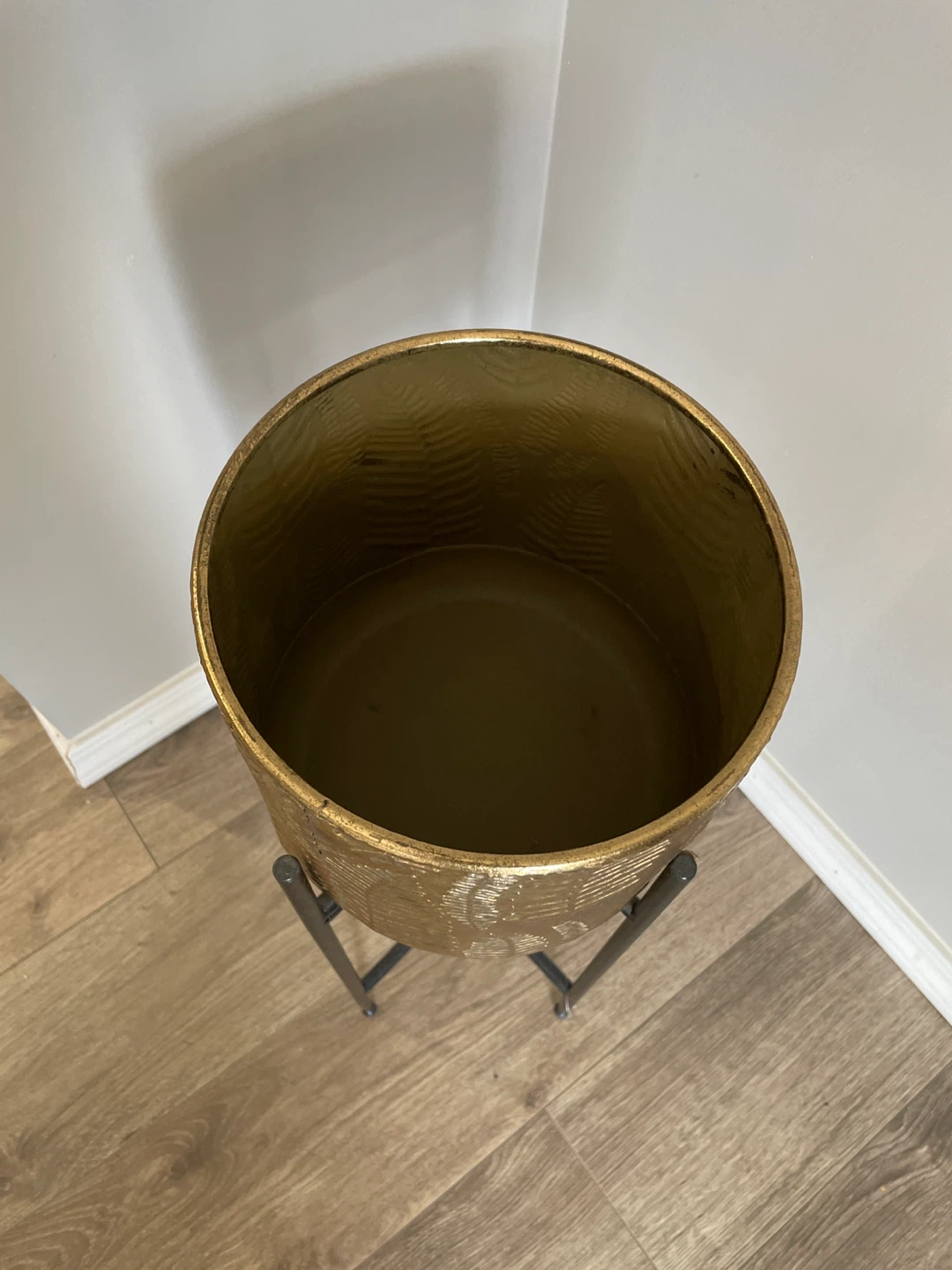 Hand-Made Planter with Stand - photo 2